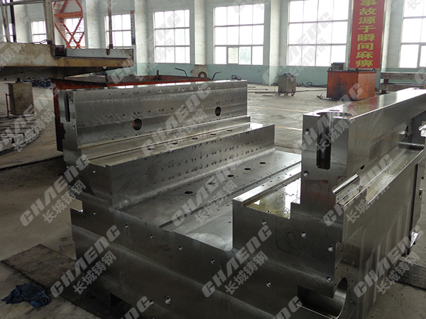2件70吨轧辊箱已加工完成，铸钢件加工厂近日已成功发货