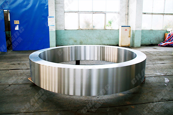 铸钢件加工厂是怎样生产大型平台铸钢件的？