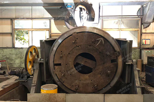 尊龙凯时人生就是博铸钢立磨机磨盘磨辊堆焊服务